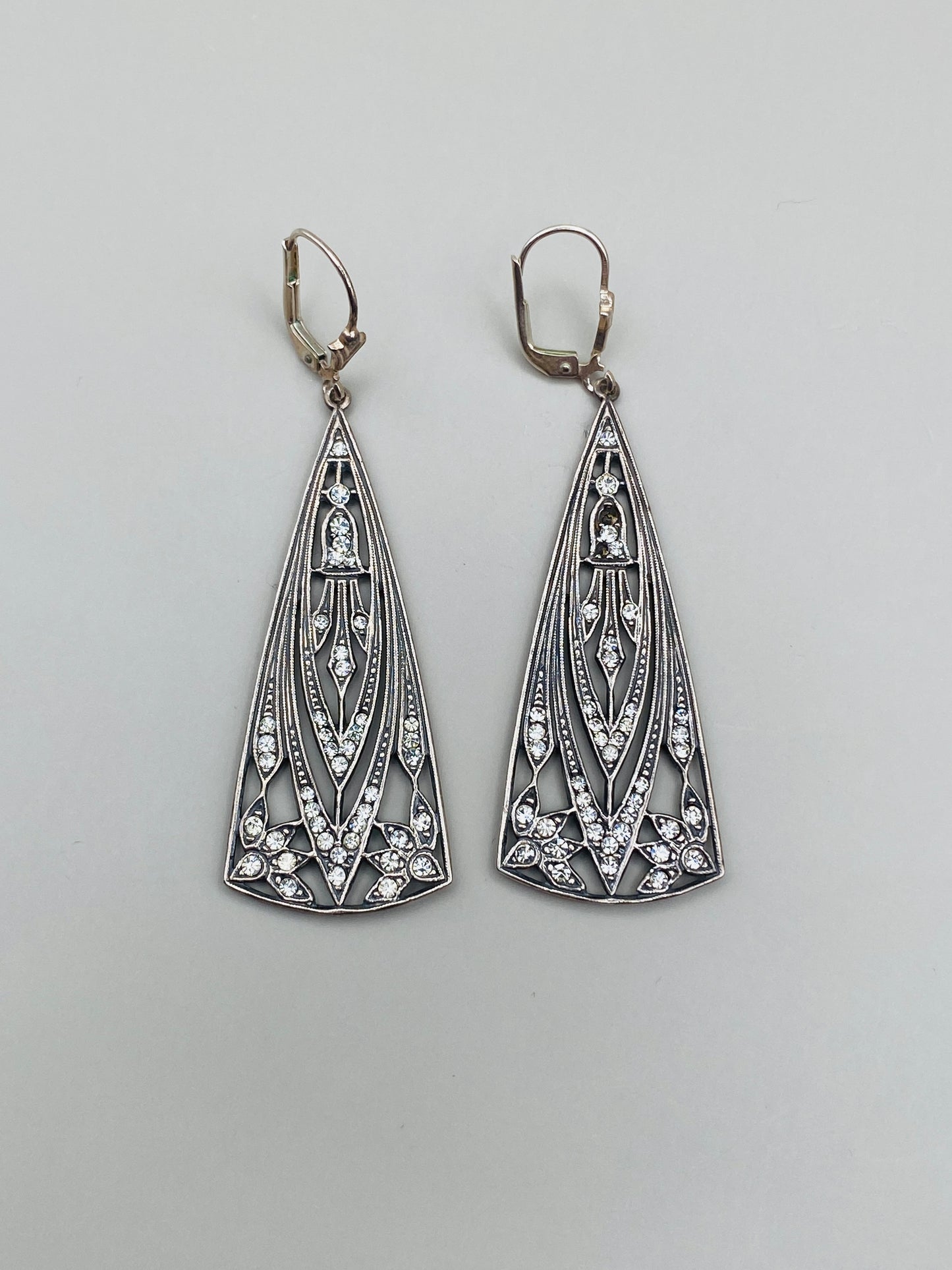 Boucles d’oreilles Art déco en argent 925 – Motifs ajourés & pierres blanches
