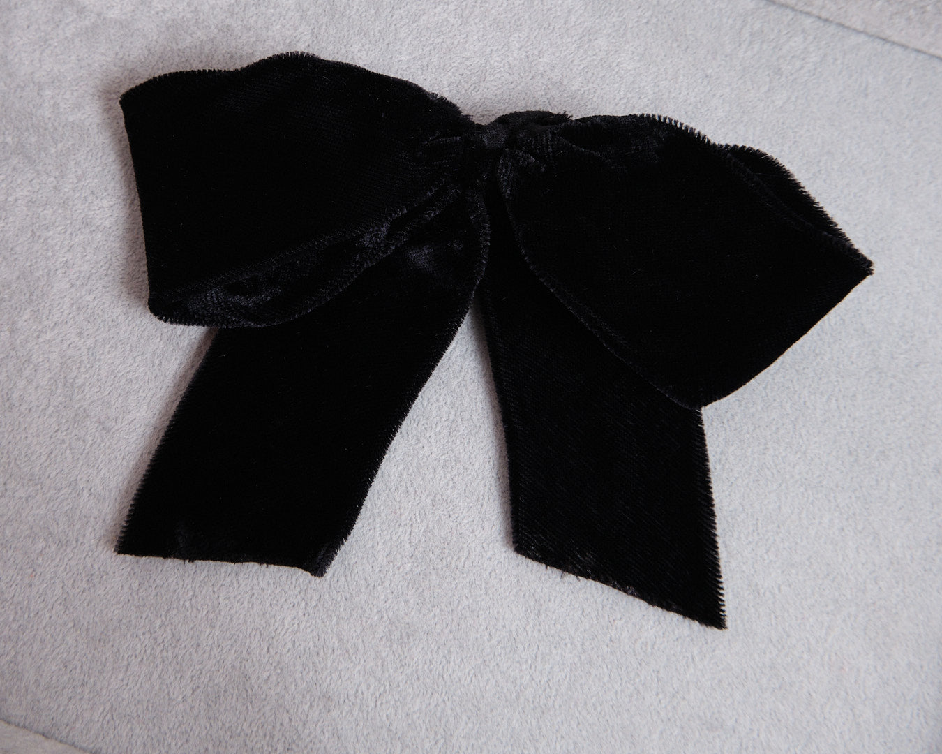 Barrette vintage en velours noir signée Arifior Creazioni