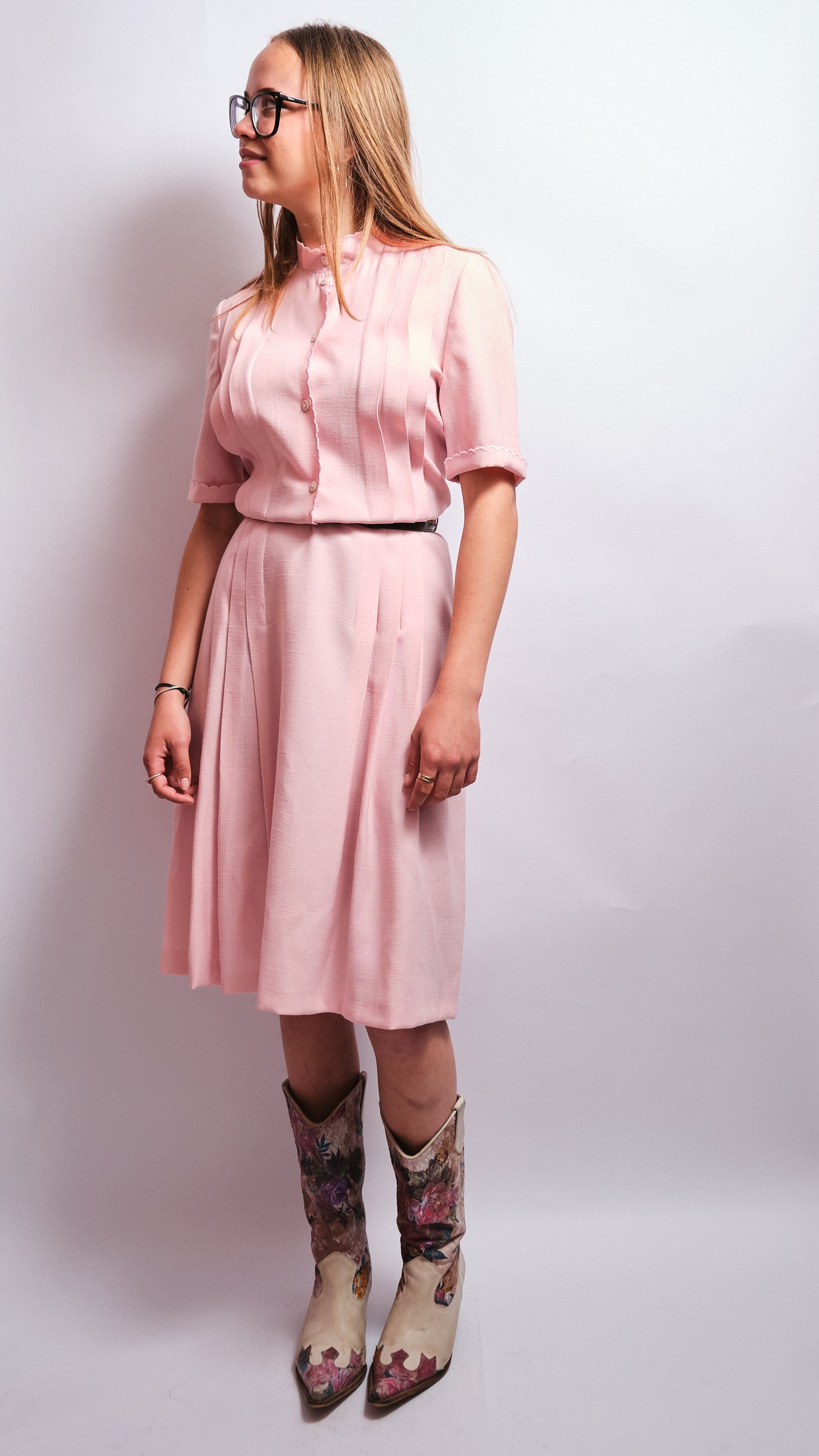 Robe vintage rose poudré 60s – romantisme délicat