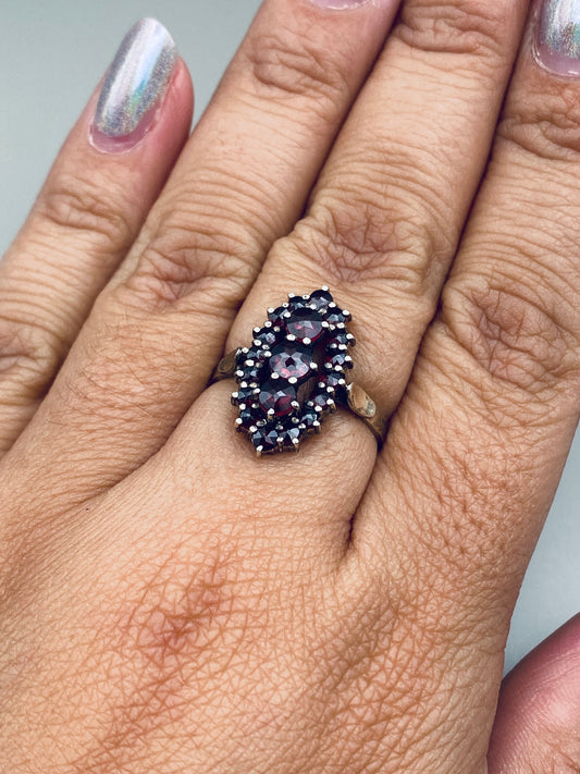 Bague allongée vintage grenats, monture argent 800 Plaquée or