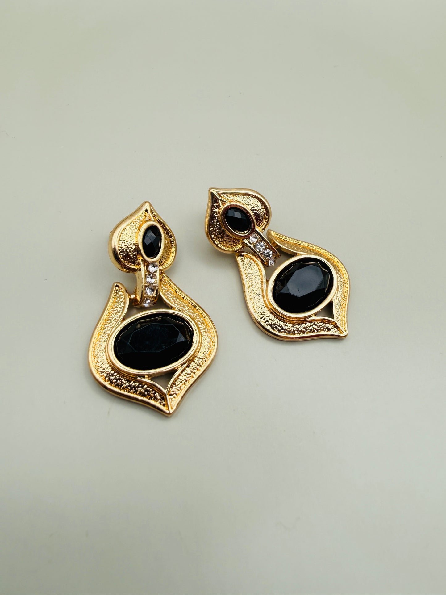 Boucles d’Oreilles Vintage Dorées — Esprit Couture
