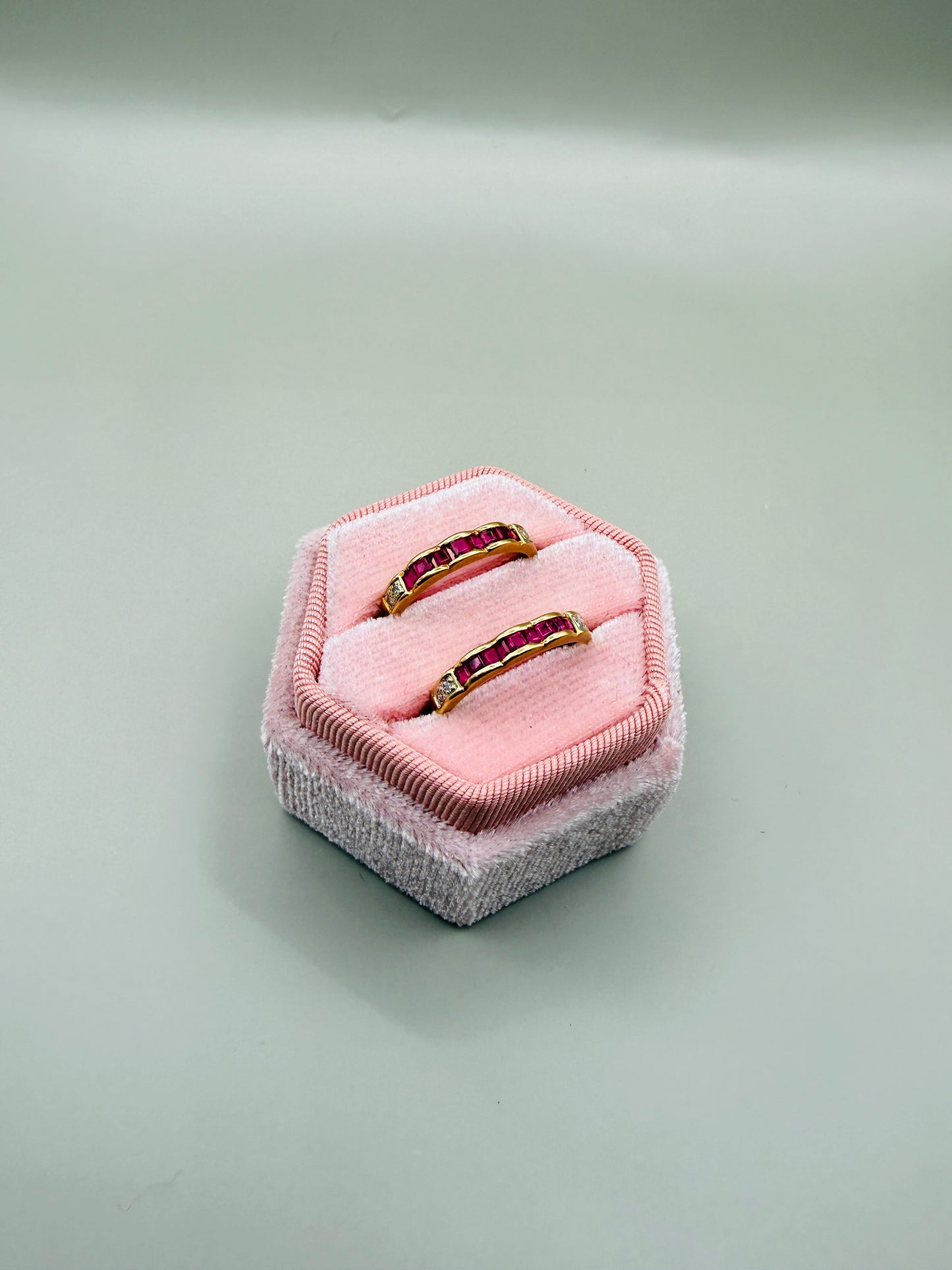 Duo de bagues vintage rubis & diamants en or 18 carats