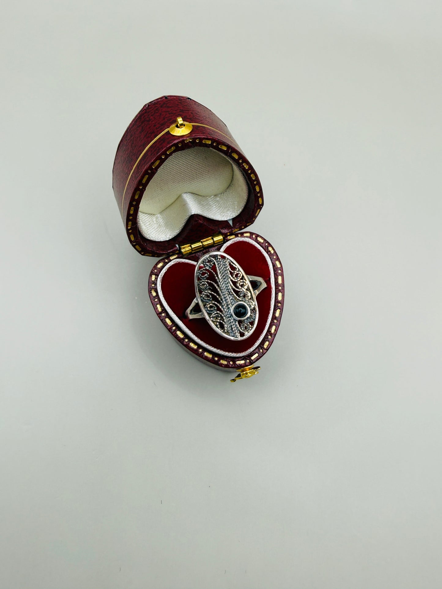 Bague vintage ajourée en argent 925 & pierre noire – esprit Art déco