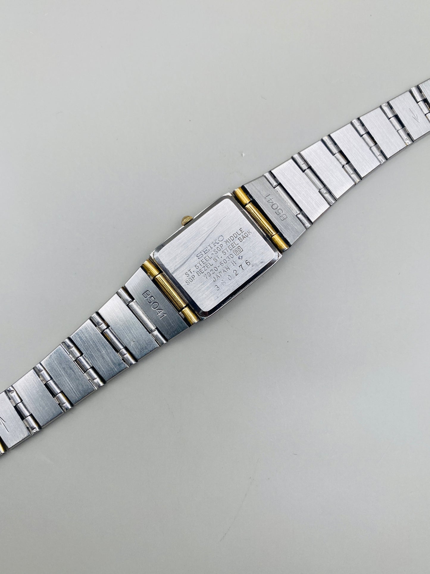 Montre Seiko Vintage Bicolore – Élégance 80s petit poignet