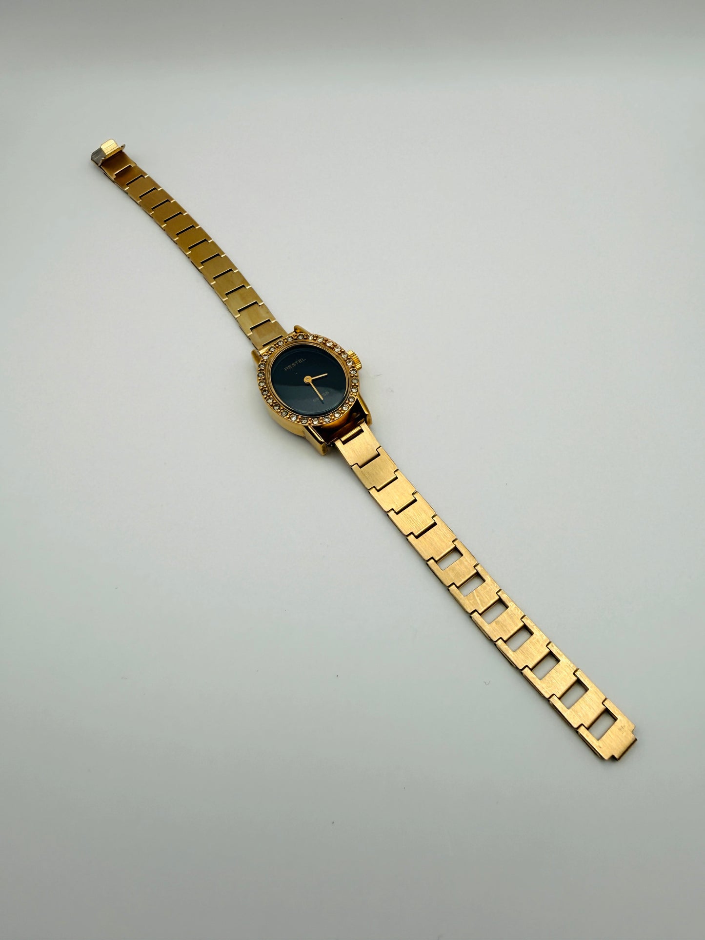 Montre mécanique vintage Restel Swiss