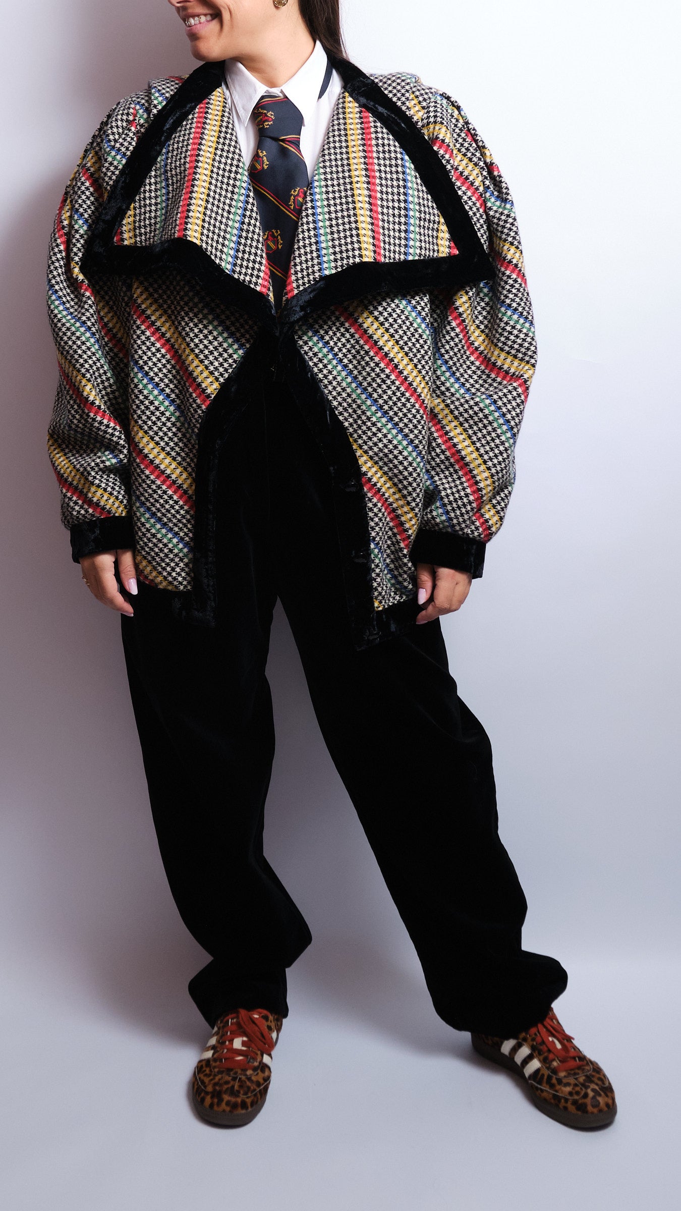 Manteau oversize à motif multicolore – Velours noir – Création artisanale des années 80