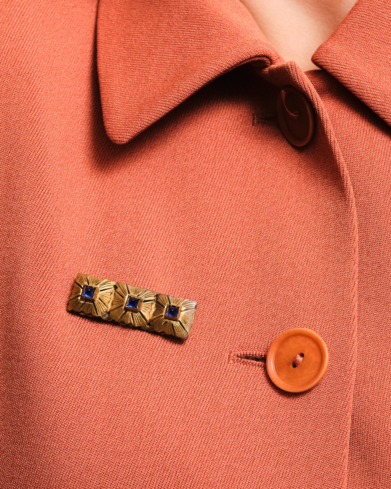 Broche en métal cuivre