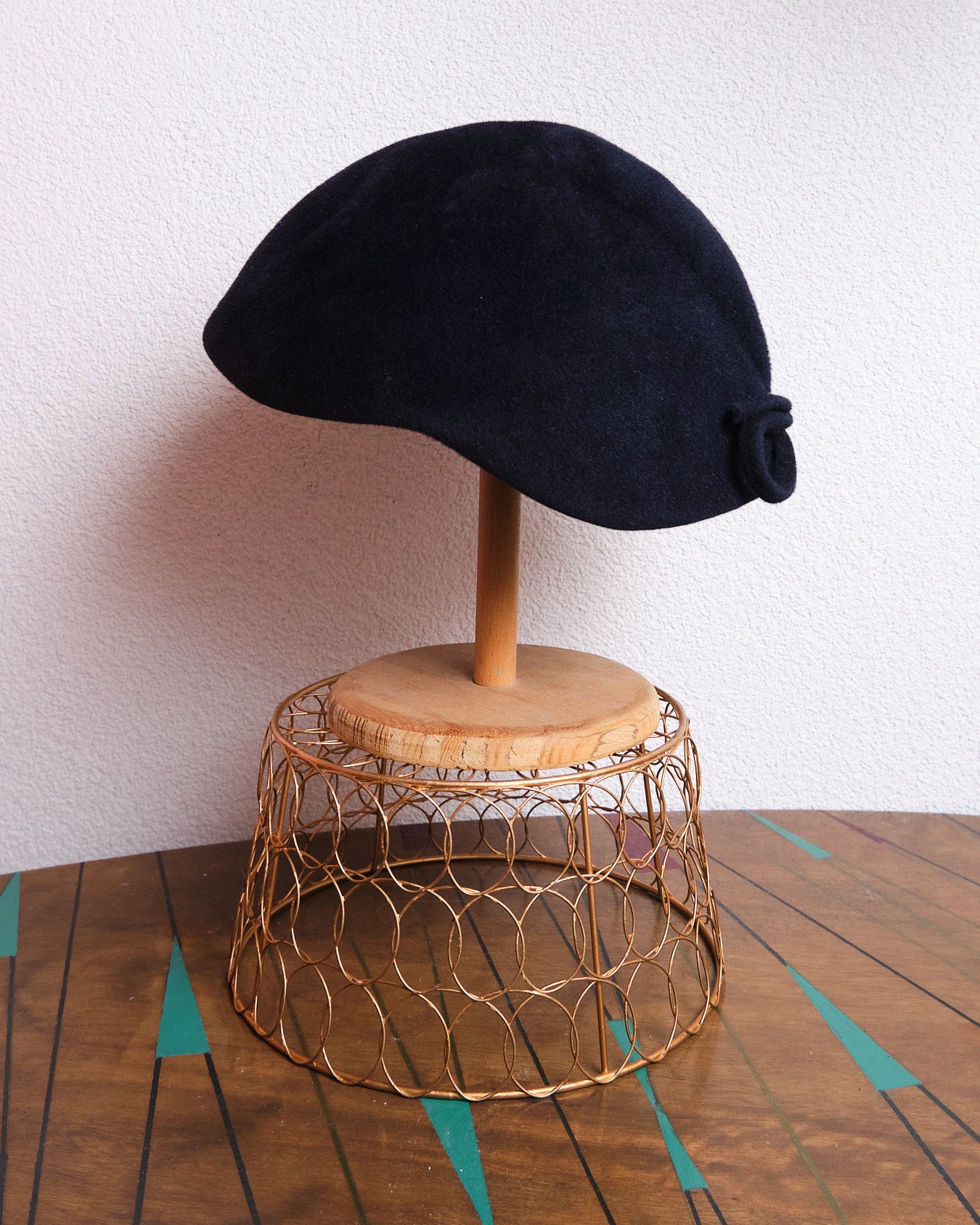 Bibi vintage bleu marine en laine feutrée
