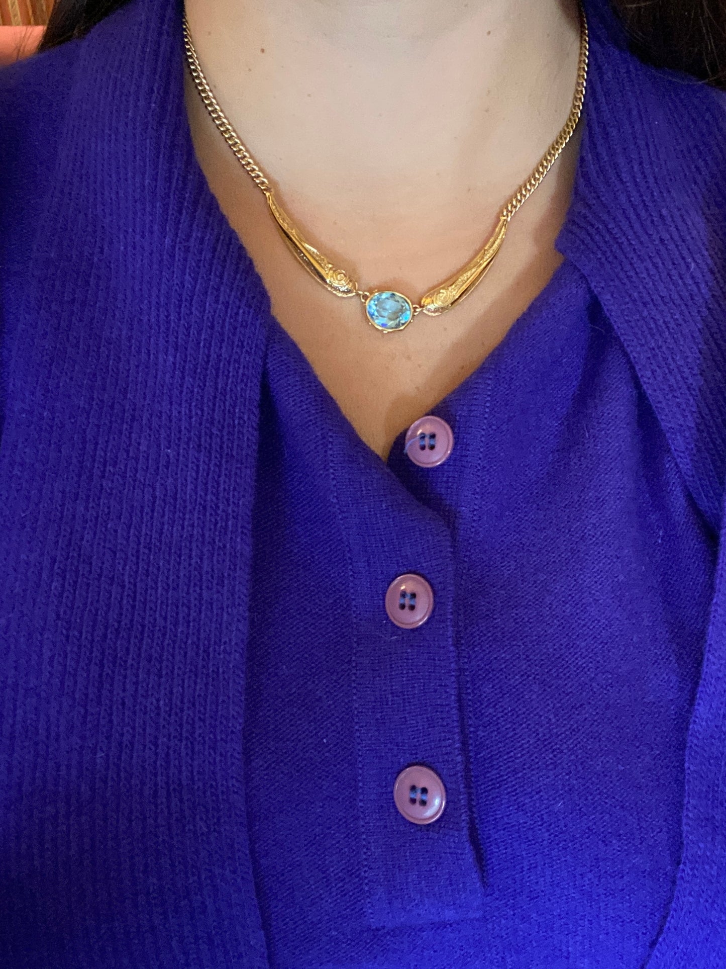 Collier Pierre Lang vintage – doré à pierre bleue centrale