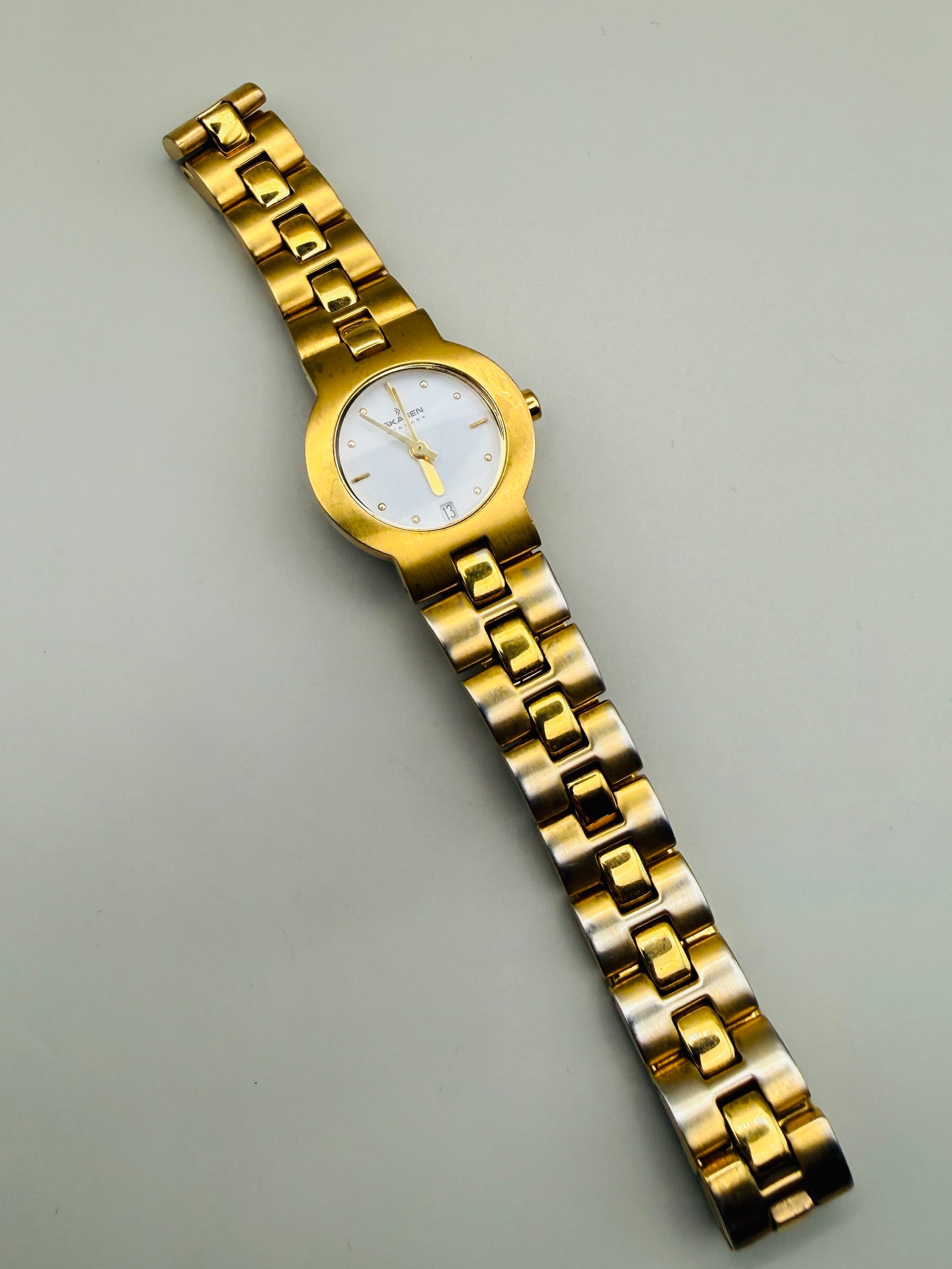 Montre vintage Skagen Denmark Dorée — Minimalisme Scandinave