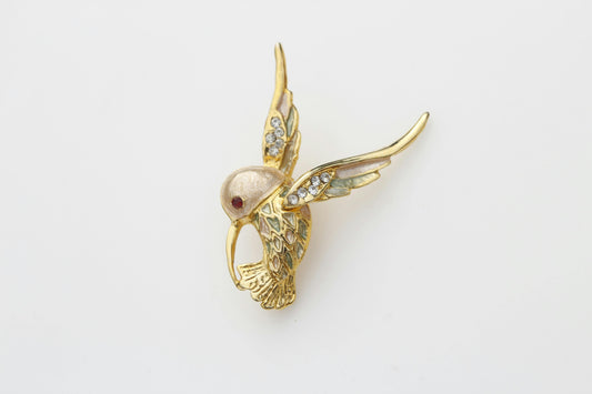 Broches vintage : l’accessoire star de 2026 pour sublimer vos tenues