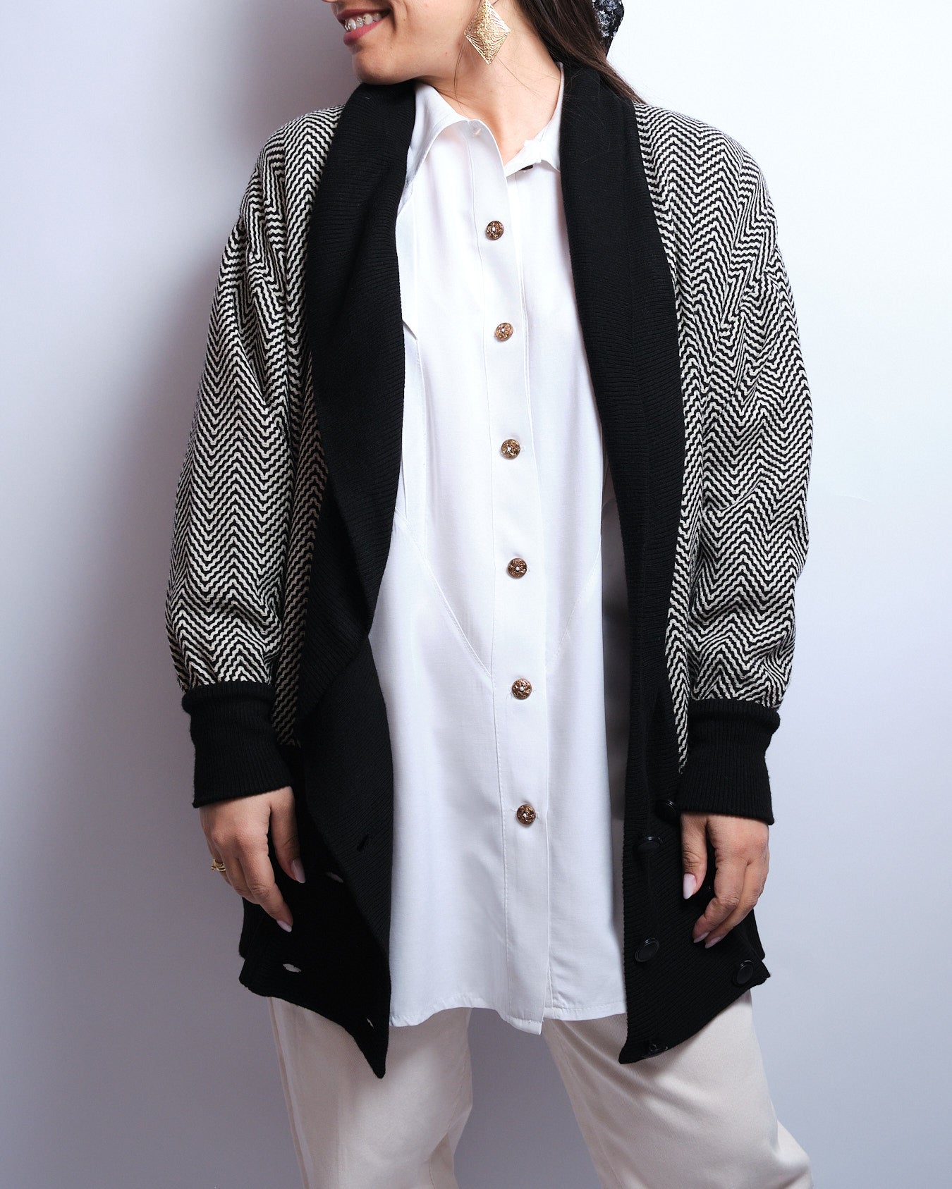 Veste / cardigan vintage fait main – motif graphique noir & blanc 80s