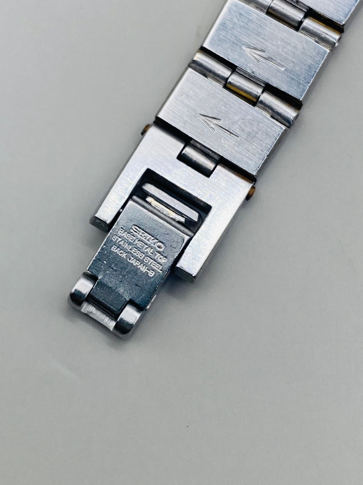 Montre Seiko Vintage Bicolore – Élégance 80s petit poignet