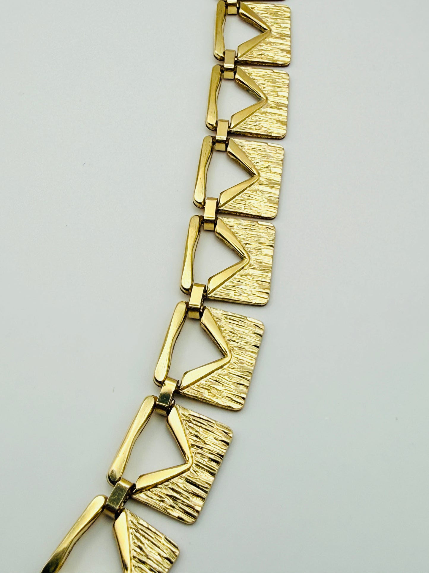 Collier ras-de-cou vintage géométrique doré