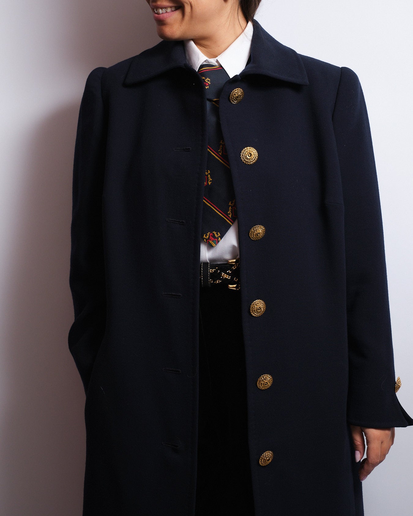 RESERVÉ•Manteau en laine bleu nuit – Boutons dorés artisanaux – Italie, années 70