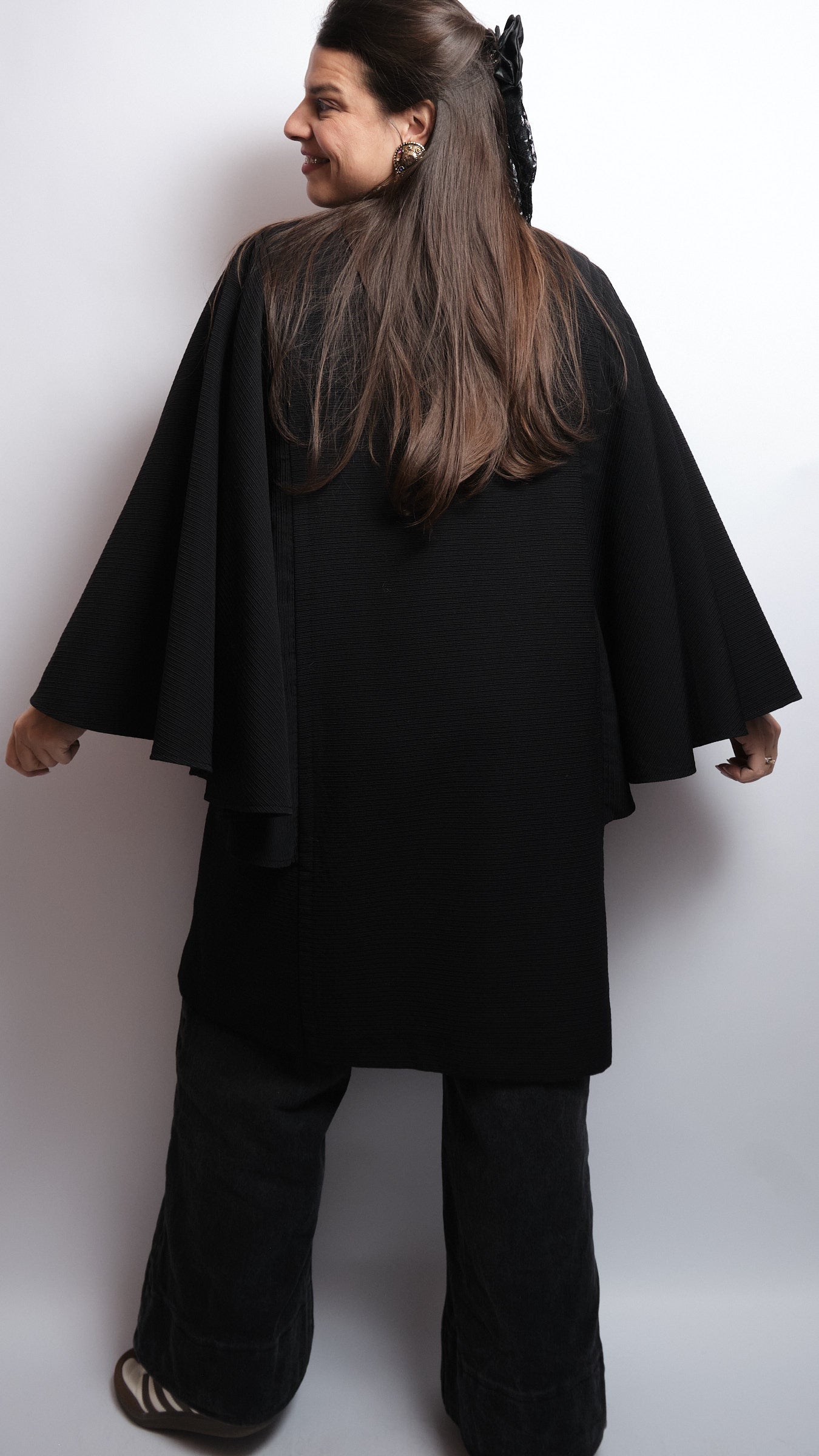 Veste cape vintage Pierre Cardin 80s– laine pure, silhouette architecturale