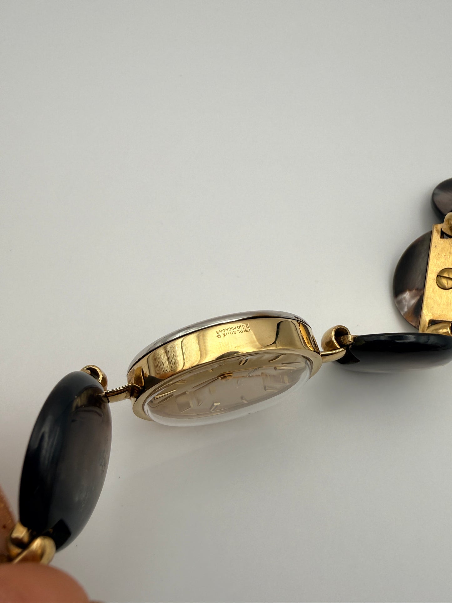 Montre Vintage Mondia Swiss Made – Mouvement mécanique – Plaqué or 10 microns