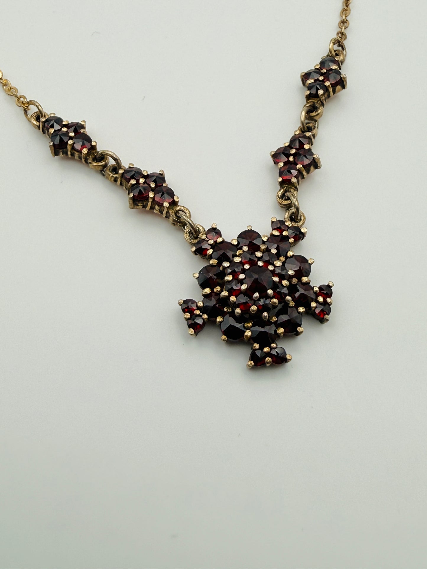 Collier vintage aux grenats rouge profond vermeil
