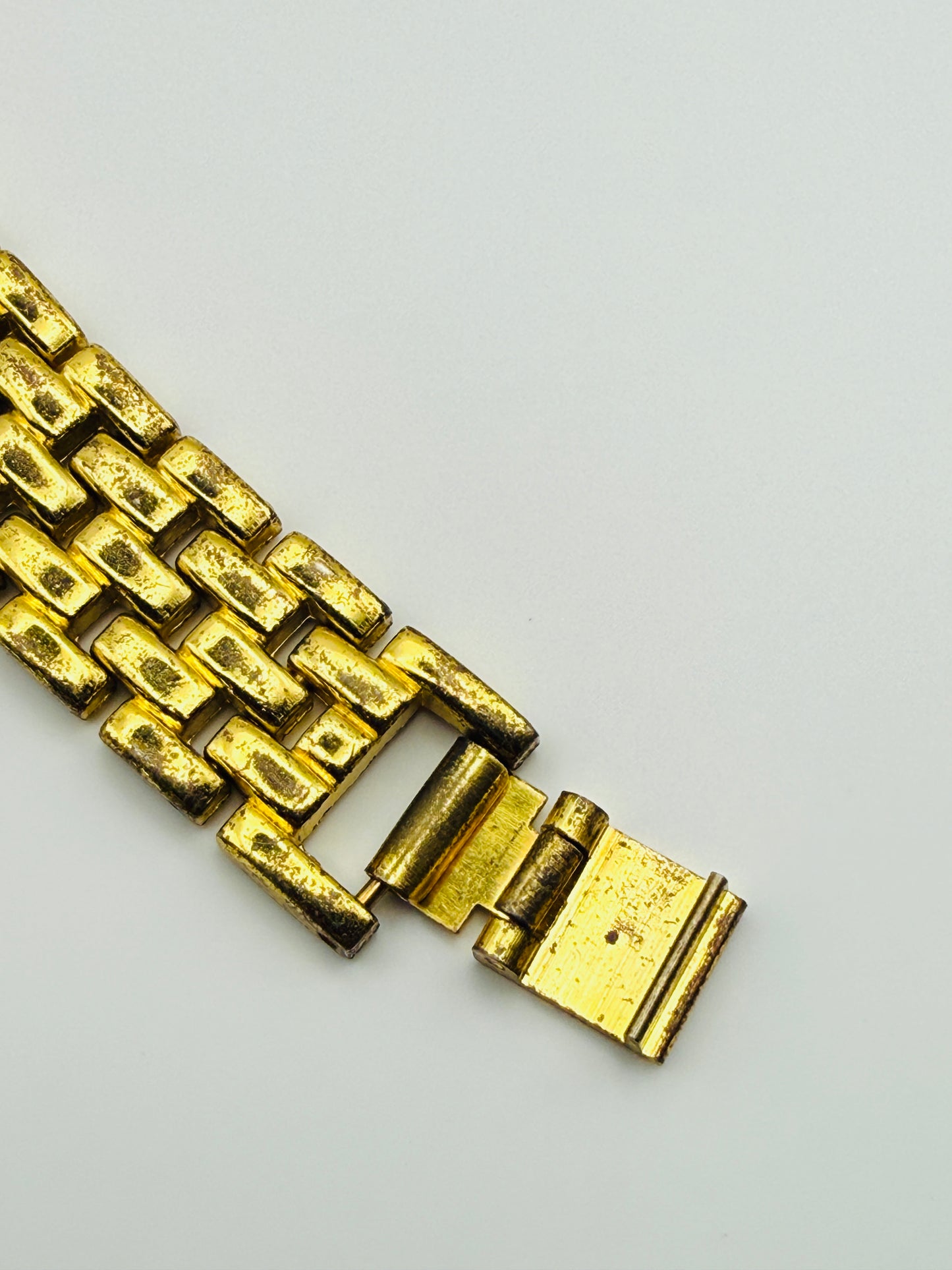 Montre vintage Louis Dolon dorée – cadran carré serti de strass