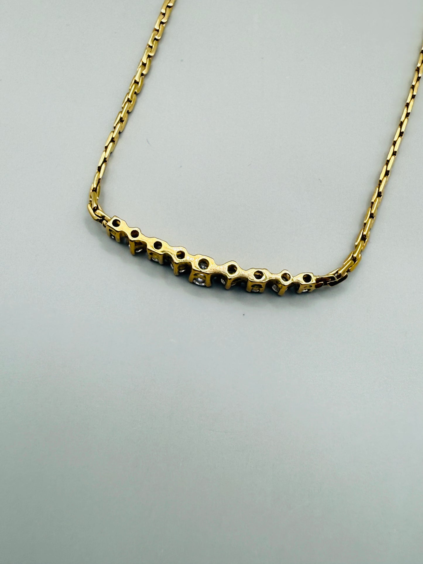 Collier vintage diamants en or 18 carats – ligne de lumière