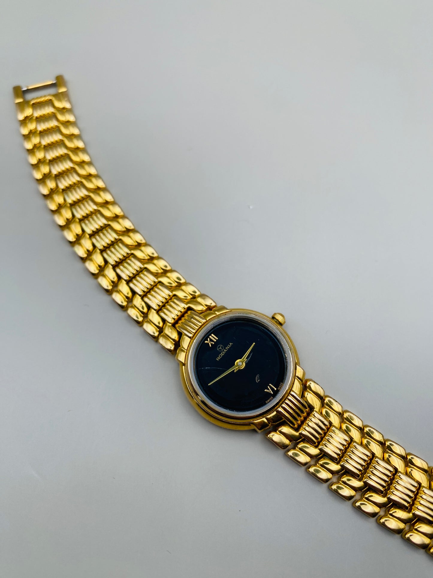 Montre Rodania vintage – montre-bijou dorée à bracelet articulé