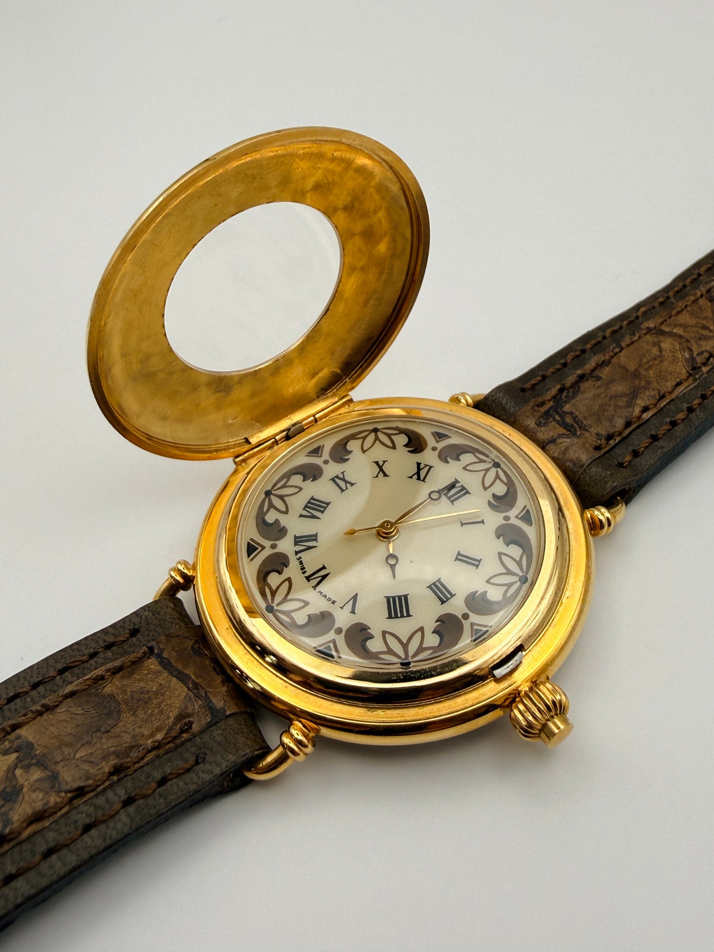 Montre vintage New Old Stock à quartz swiss made