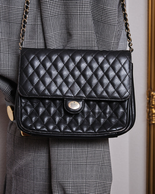 Sac matelassé vintage noir à chaîne dorée — esprit iconique années 80/90
