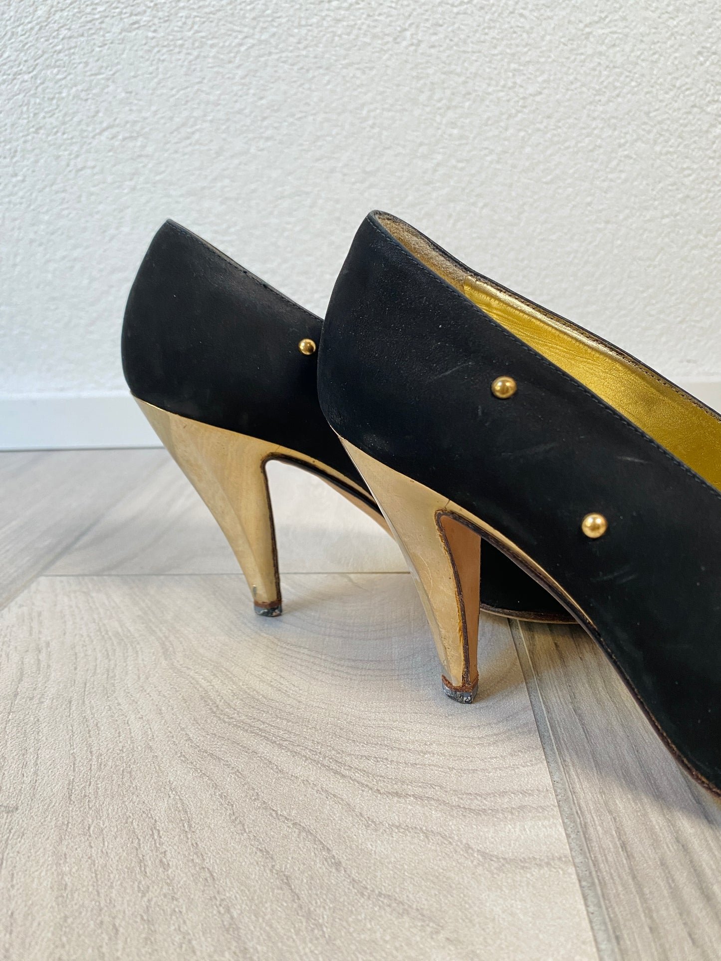 Escarpins Vintage 80s ESCADA en daim