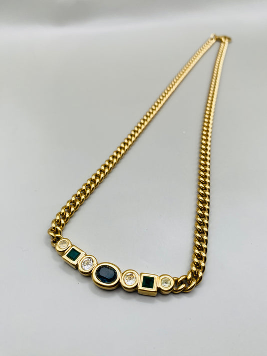 Collier Pierre Lang vintage – doré & pierres vertes, bleu, critaux