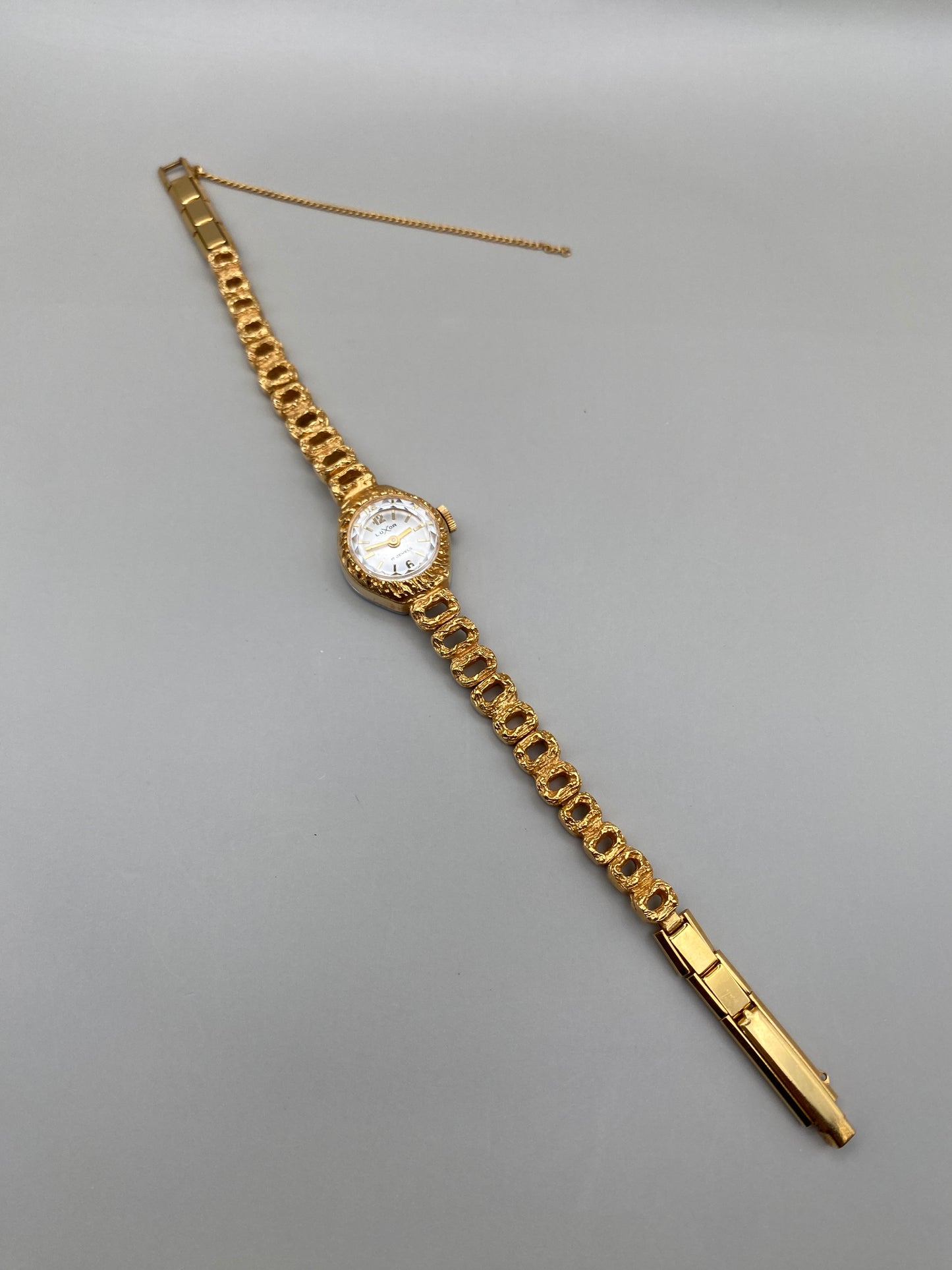 Montre Vintage Luxor – Plaqué or G10 – Mouvement mécanique 17 rubis 60-70s