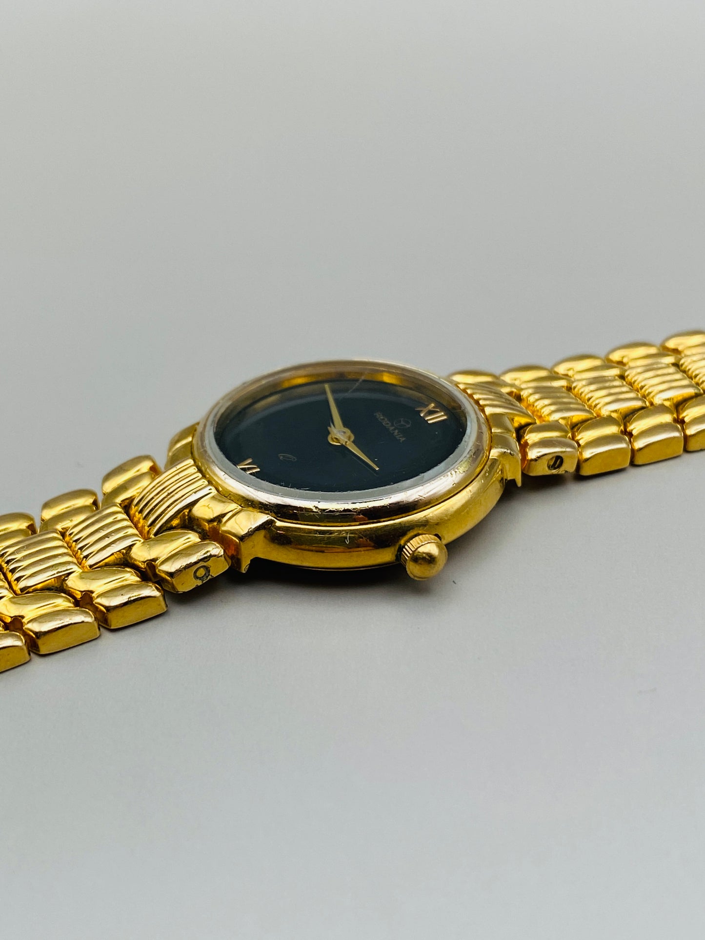 Montre Rodania vintage – montre-bijou dorée à bracelet articulé