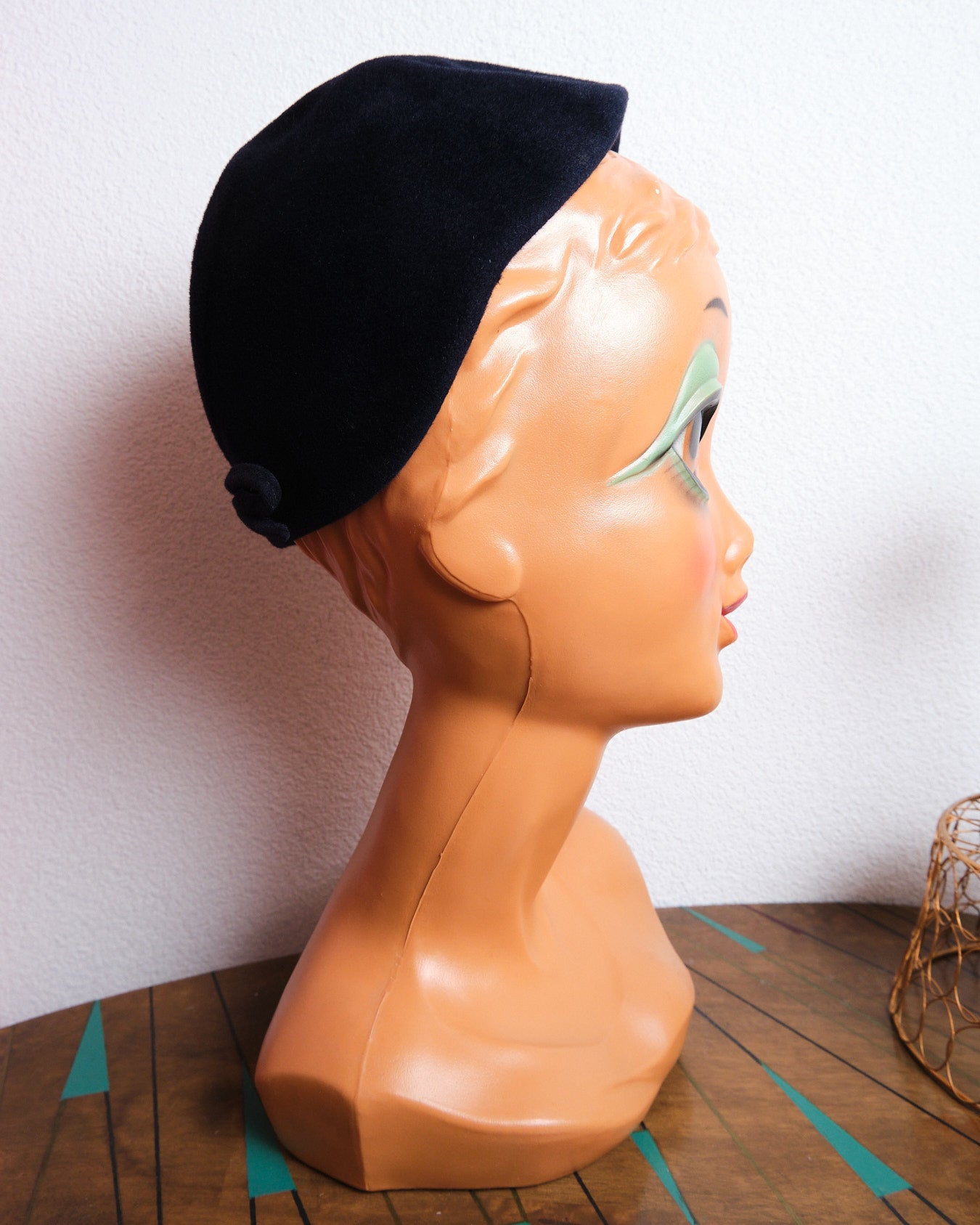 Bibi vintage bleu marine en laine feutrée