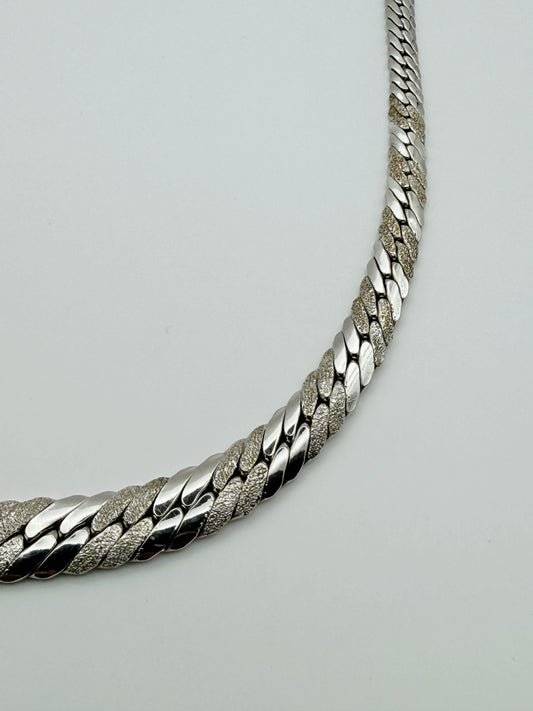 Collier gourmette texturée en or blanc 750 18k