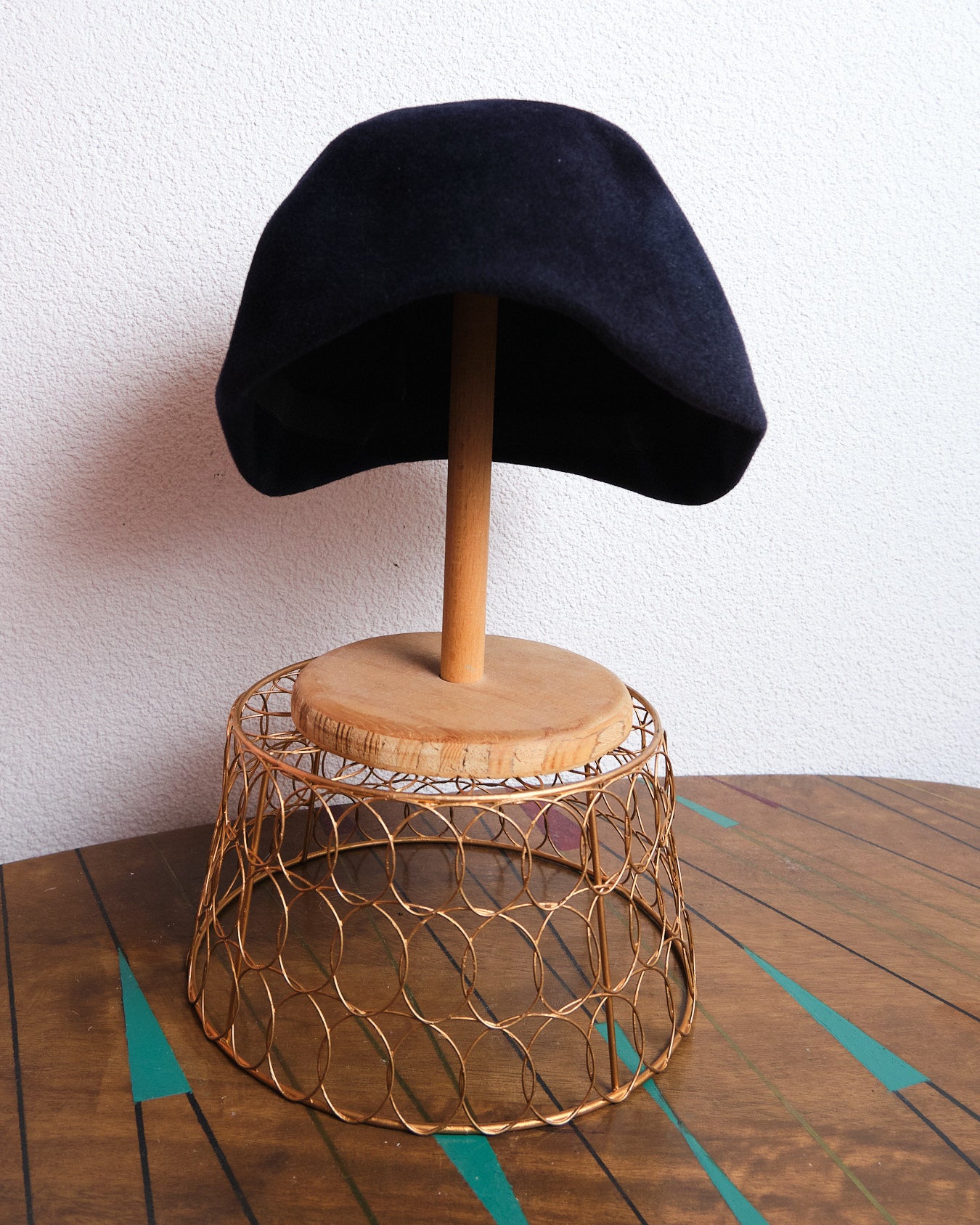 Bibi vintage bleu marine en laine feutrée