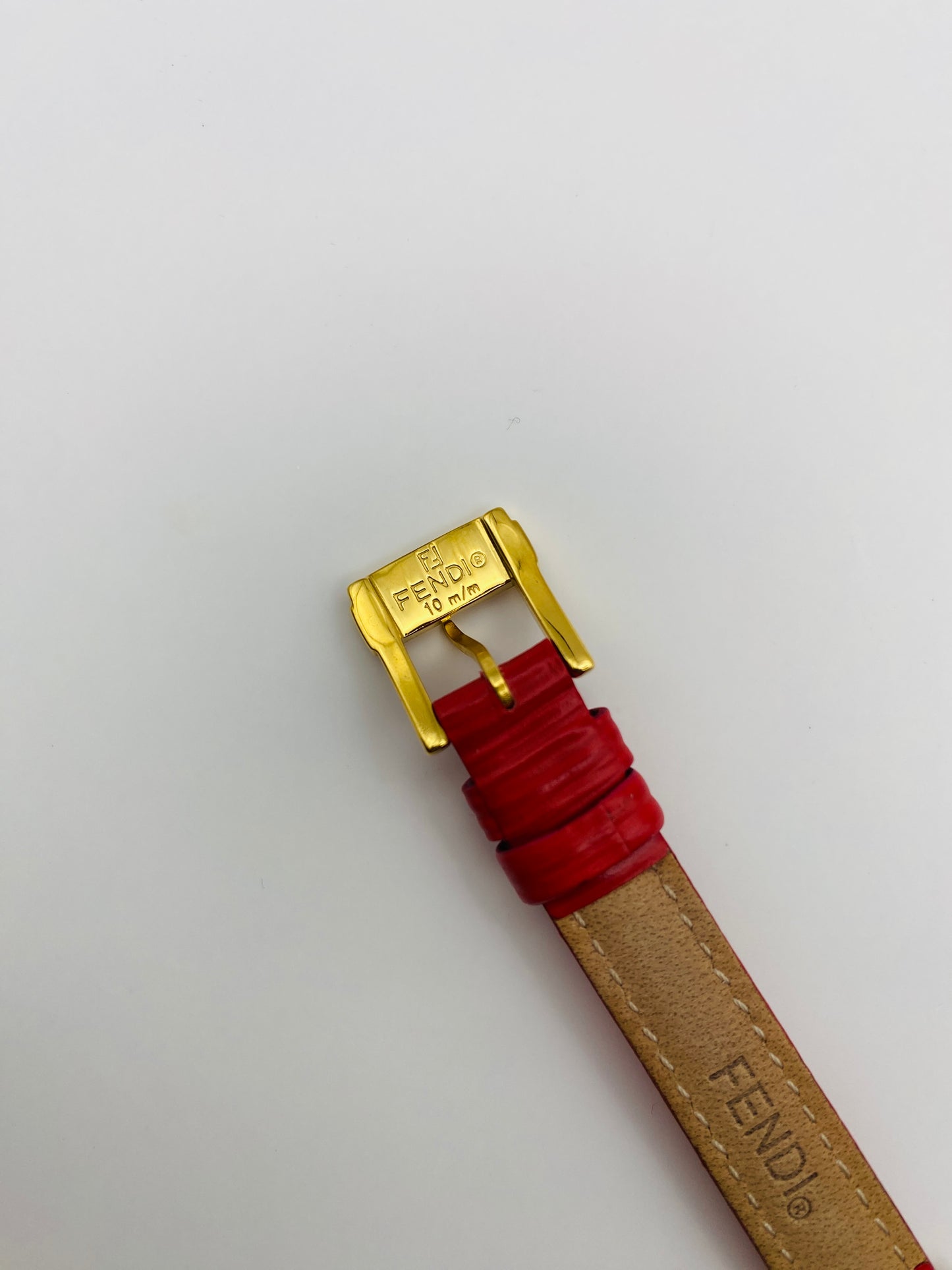 Montre vintage mécanique – New Old Stock – Bracelet Fendi en cuir neuf