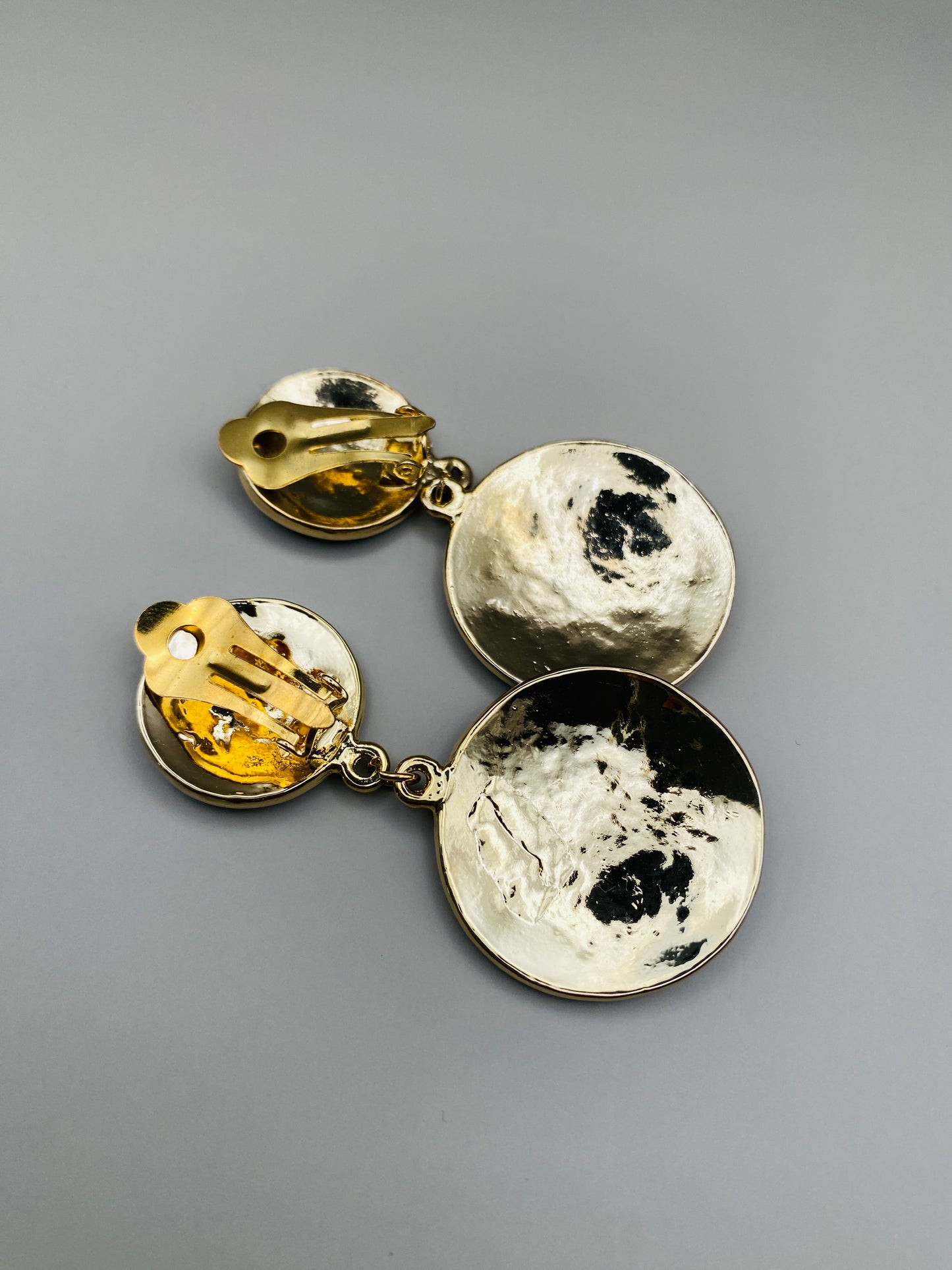 Clips Vintage ronds pendants émaillés bleu marine