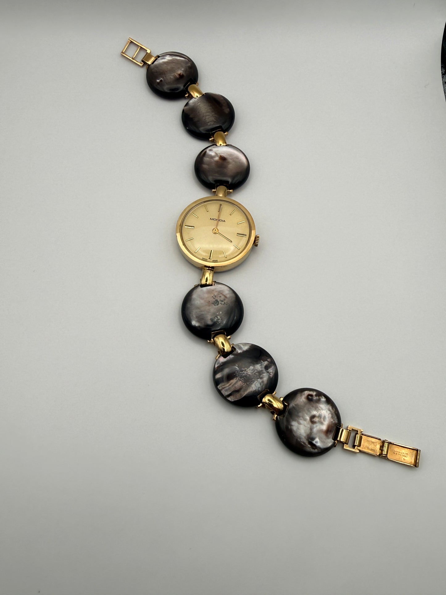 Montre Vintage Mondia Swiss Made – Mouvement mécanique – Plaqué or 10 microns