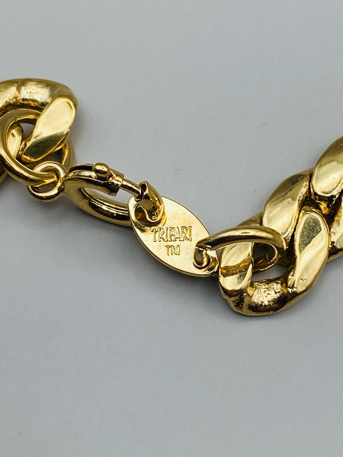 Ensemble vintage Trifari – Collier & boucles d’oreilles, bleu cobalt neuf