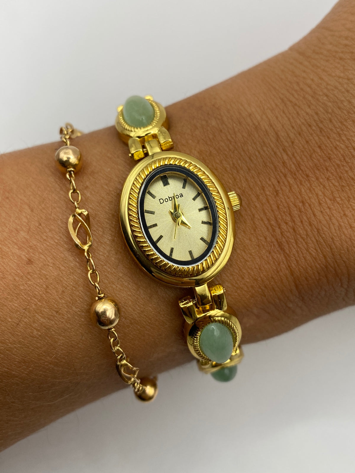 Montre-bijou Dobroa – cabochons verts