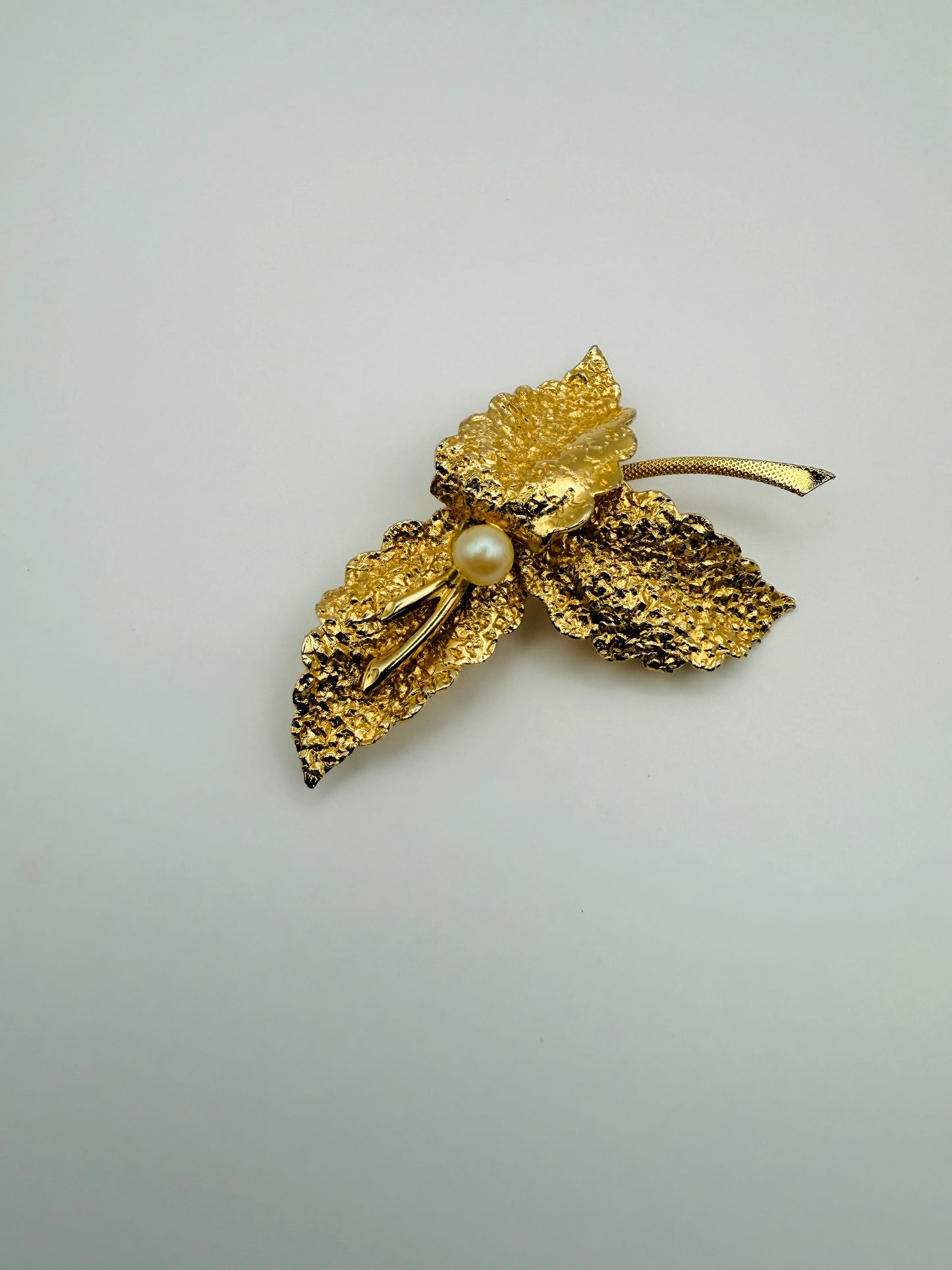 Broche vintage feuille