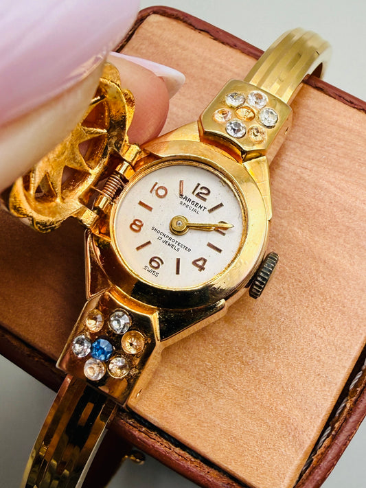 Montre bijou vintage Sargent
– cristal & design joaillerie