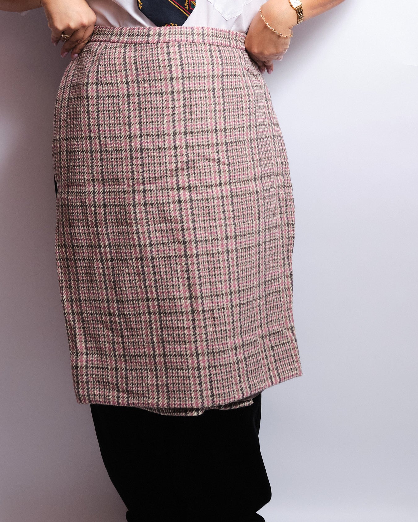 Veste en laine pied-de-poule rose – Détails satinés – Années 80