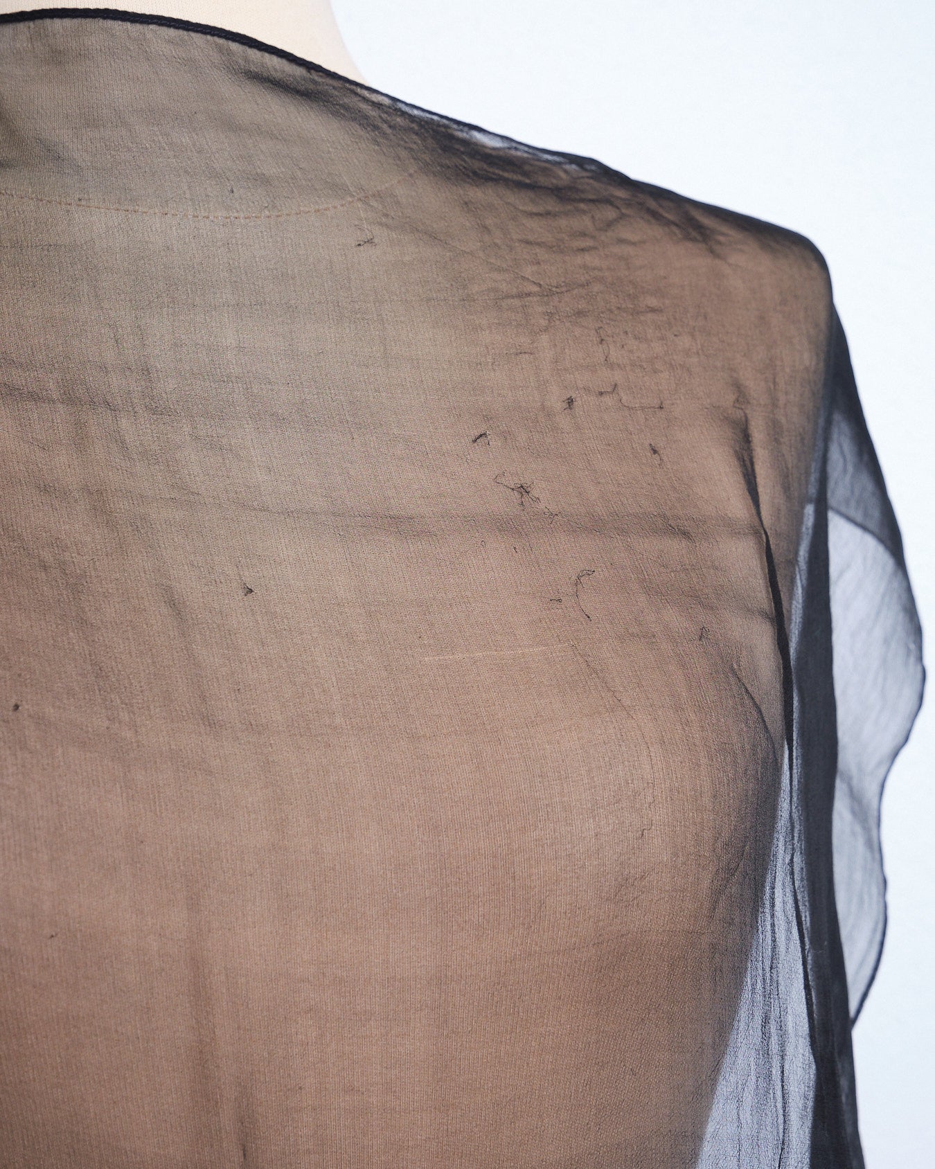Foulard vintage en crêpe de soie noir