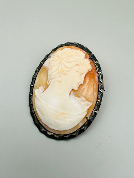 Camée ancien en coquillage sculpté – monture argent 800