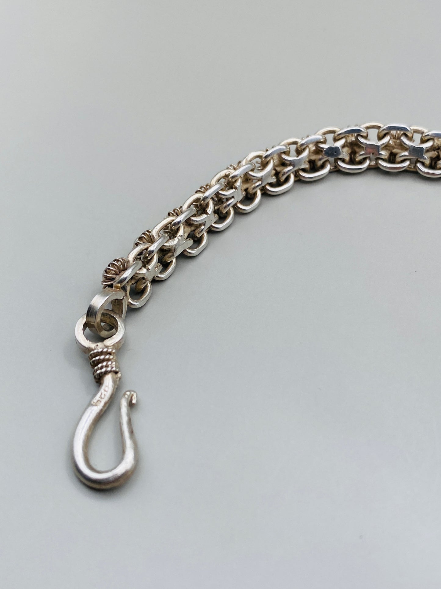 Bracelet vintage en argent 925 à maille décorative – fermoir crochet