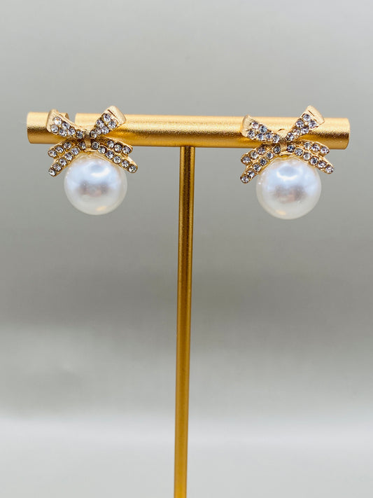 Boucles d’oreilles vintage – perles fantaisie & nœud strass