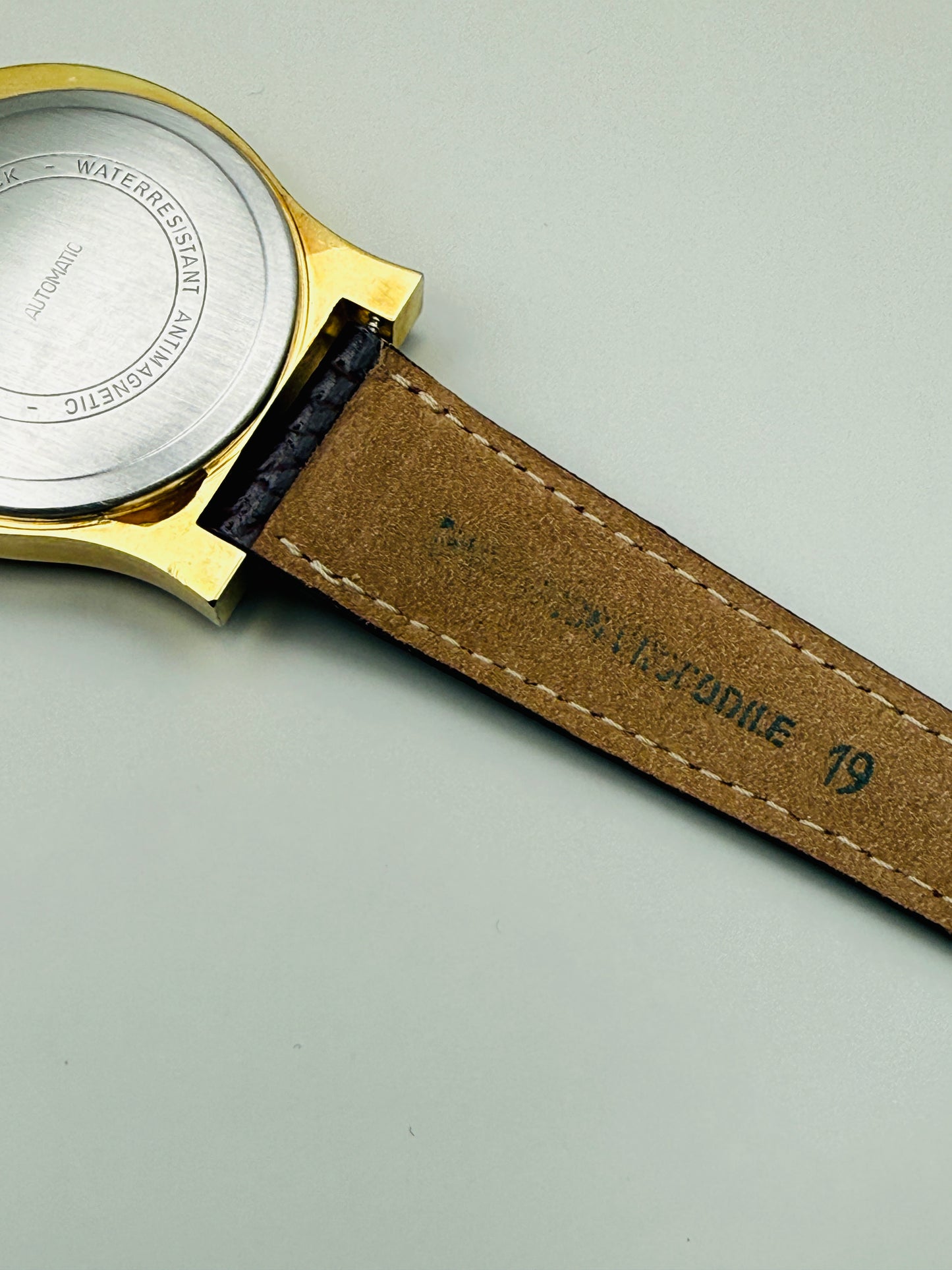 Montre vintage Étienne Aigner – automatique & design sculptural