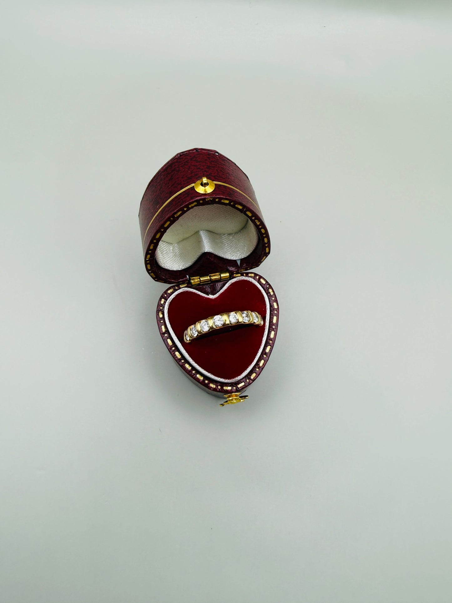 Alliance vintage tour complet diamants en or 18 carats (Full Eternity)