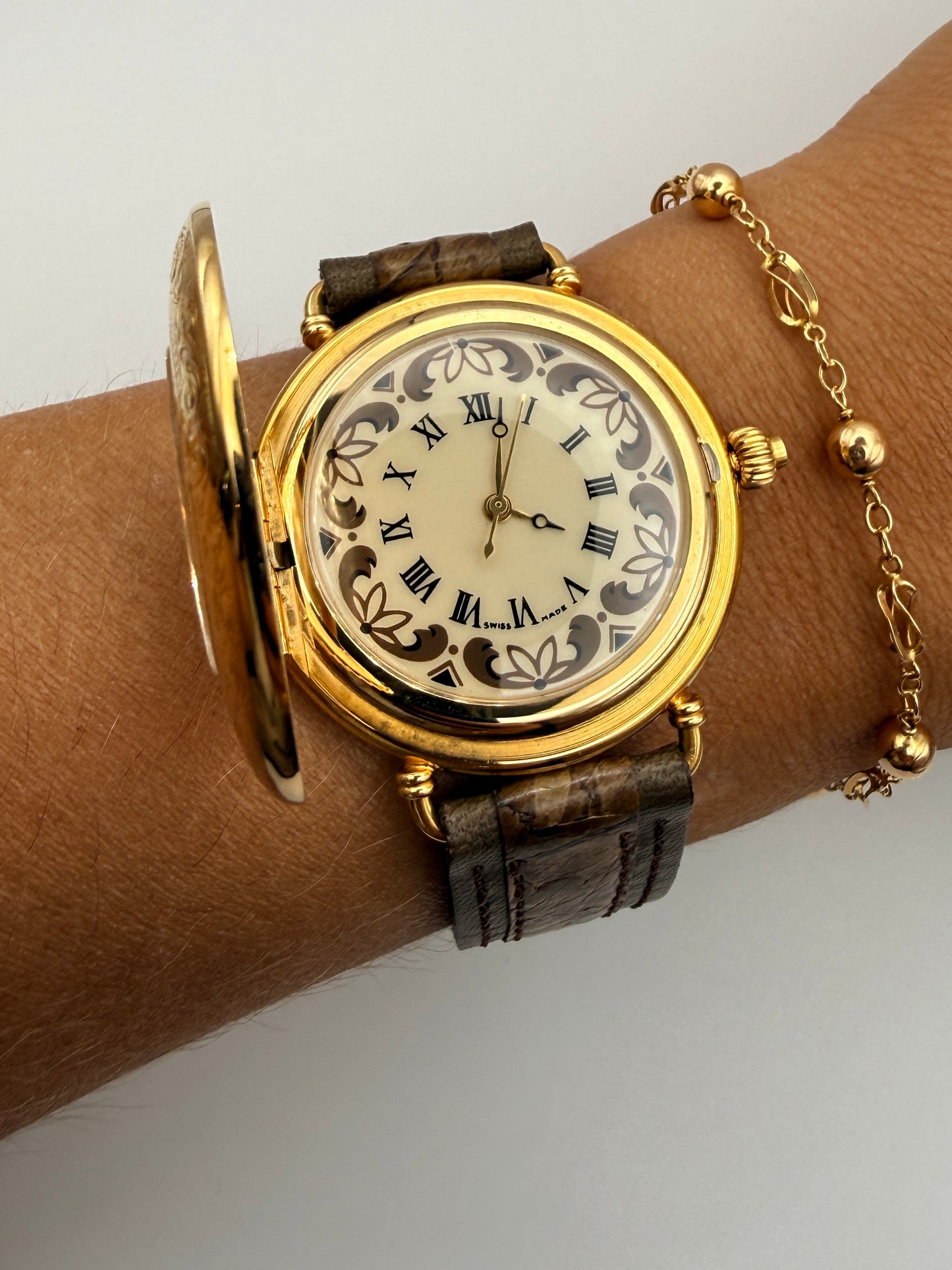 Montre vintage New Old Stock à quartz swiss made