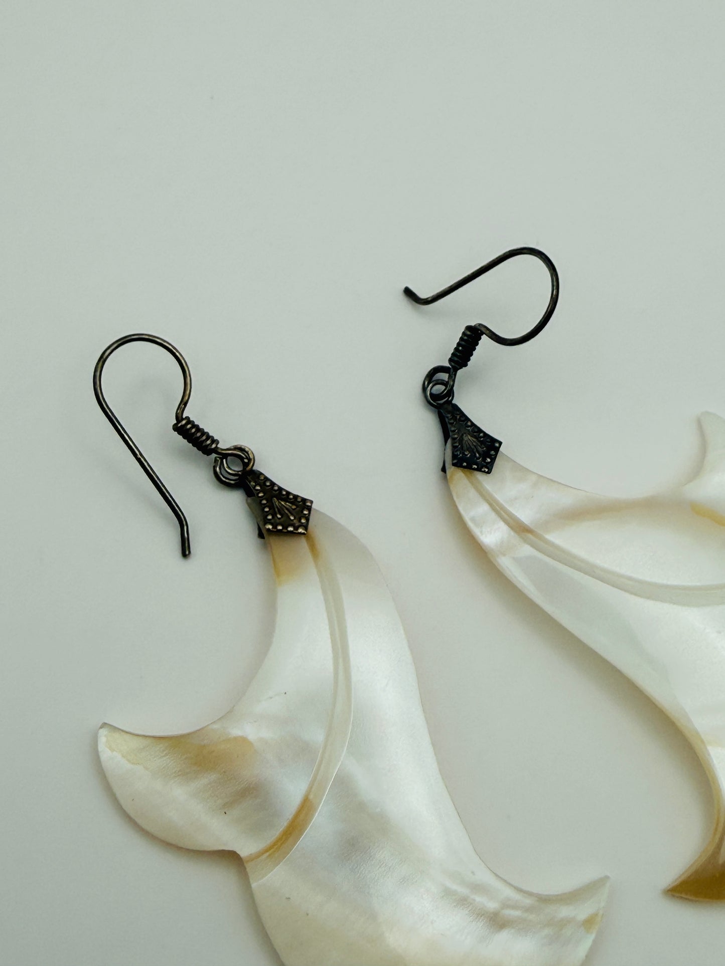 Boucles d’oreilles vintage artisanales en nacre